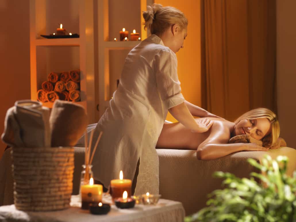 Permanent länk: Blogg - Senaste nytt. young beautiful woman getting massage...